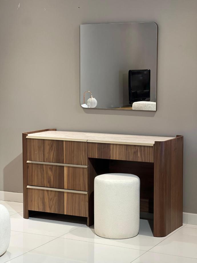 MAGNUM DRESSER & MIRROR